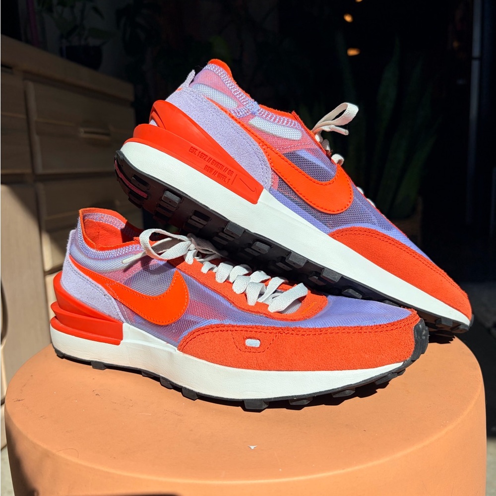 Nike Women’s size 8.5 WAFFLE ONE 'ACTIVE FUCHSIA'